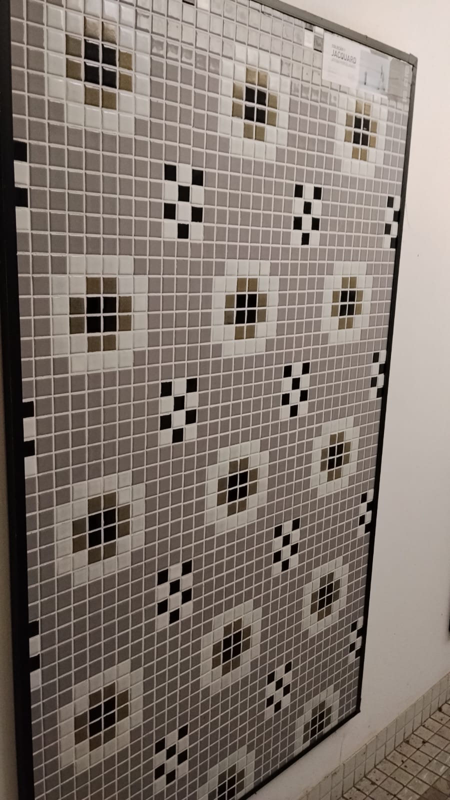 Modelos de azulejos antigos para parede organizados para venda